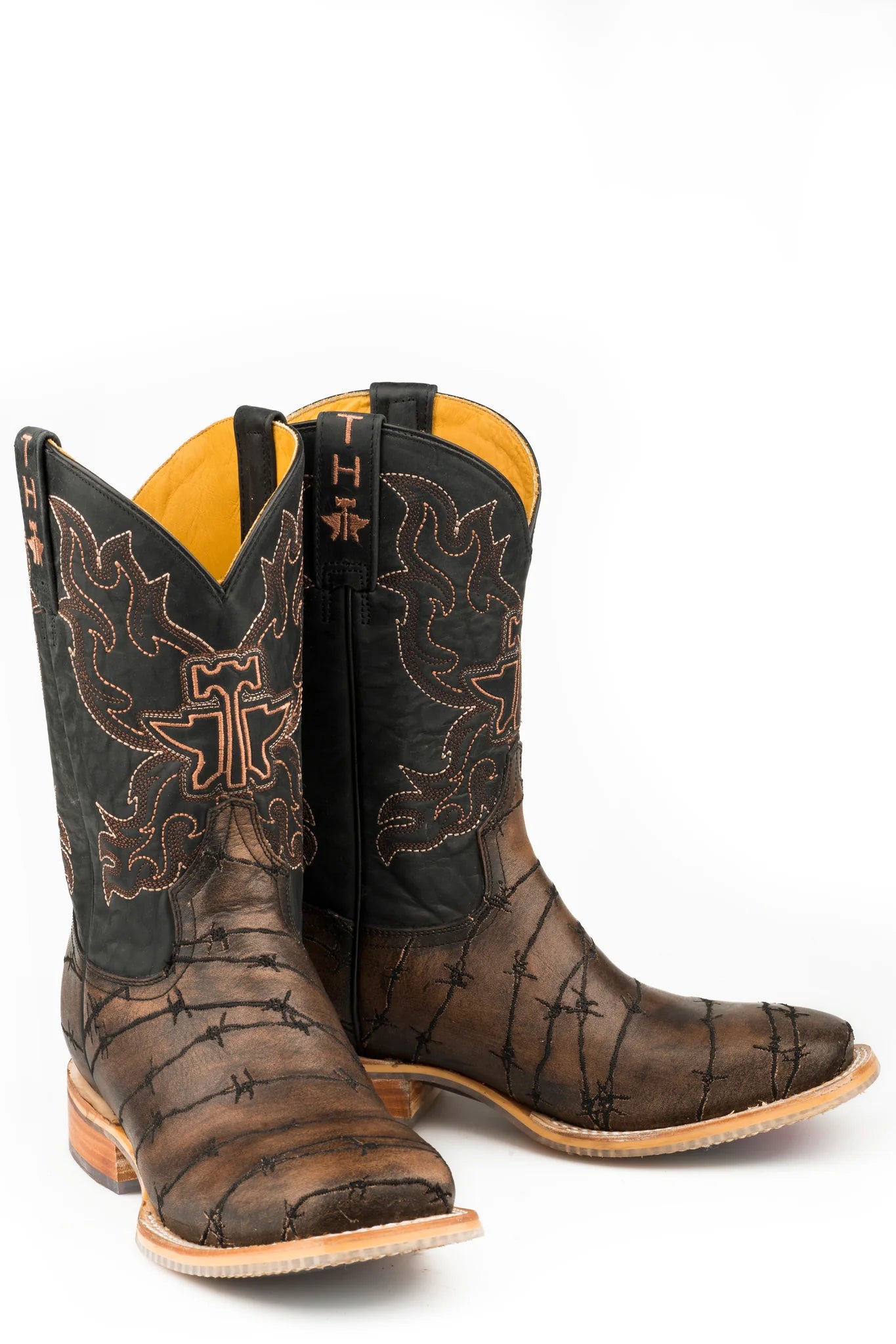 Men's cowboy boots with a suede shaftTin Haul Keep Out With Longhorns Lights