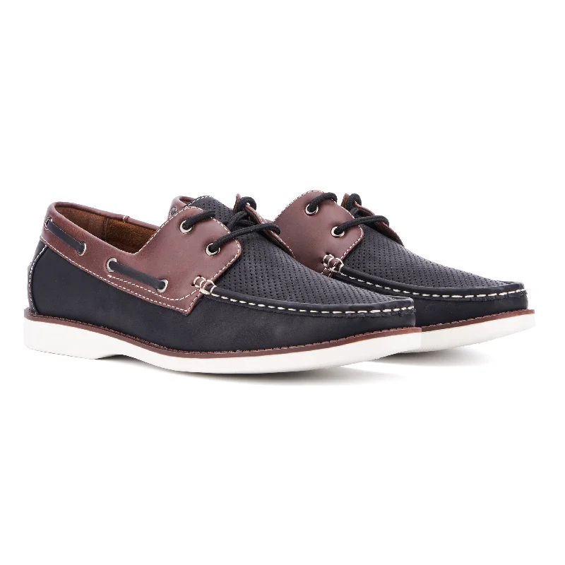 Men's loafers with a stretchy side panel for a better fitMen's Quince Boat Shoe