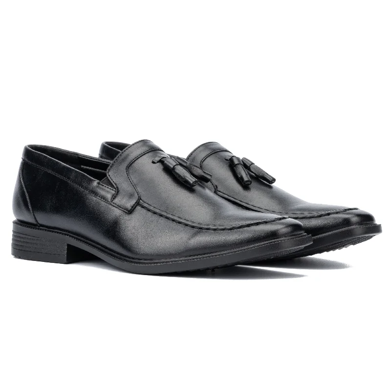 Men's loafers in a neutral color like black or brownMen's Nando Loafers