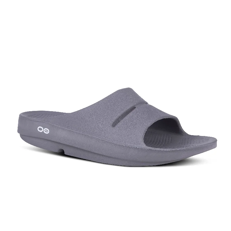 Men's sandals with a contrast stitching detailMen's OOFOS OOahh Slide