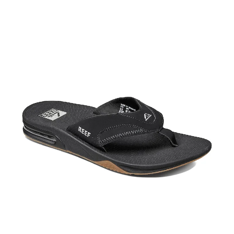 Men's sandals with a contrast stitching detailMens Fanning-Black/Silver