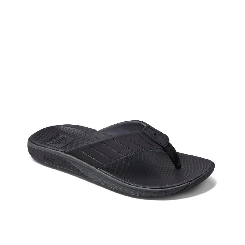 Men's sandals with a stretchy strap for a better fitMens Deckhand  - Black