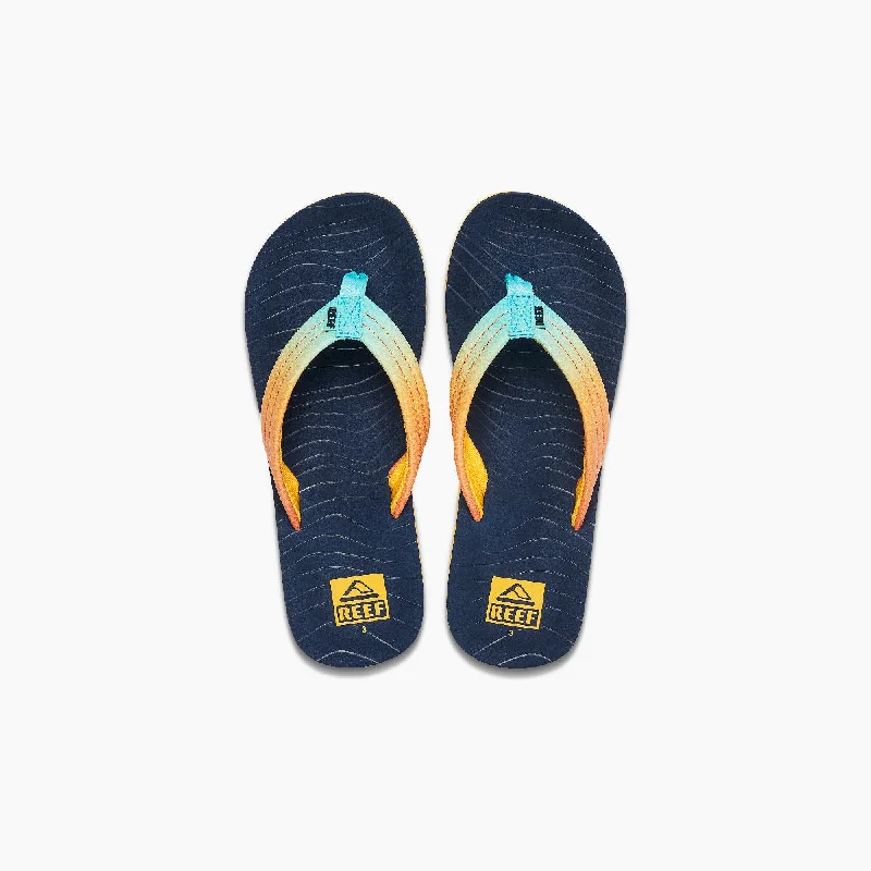 Men's sandals with a stretchy strap for a better fitBoys' Reef Youth Ahi Sun and Sea Sandals