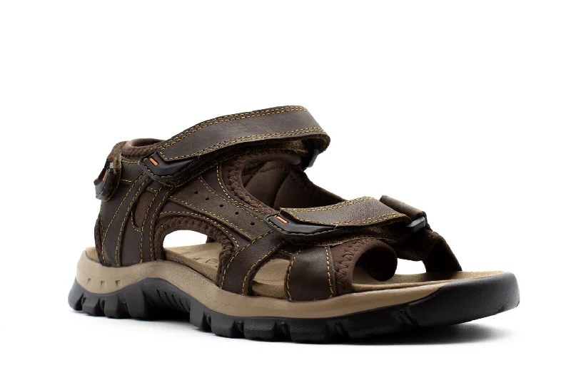 Men's sandals with a toe post designSporty Brown Leather