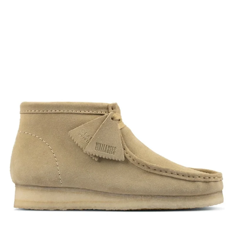 Men's sandals with a perforated leather upper for ventilationWallabee Boot (Maple Suede)