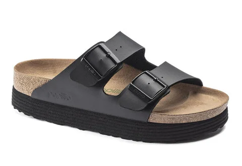 Men's sandals with a perforated leather upper for ventilationBIRKENSTOCK ARIZONA GROOVED PLATFORM