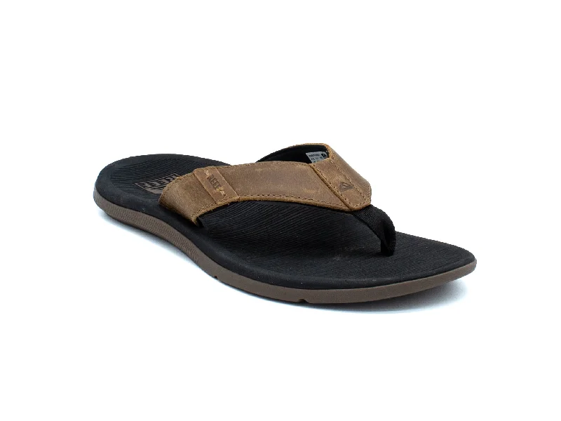 Waterproof men's sandals for water activitiesREEF Santa Ana