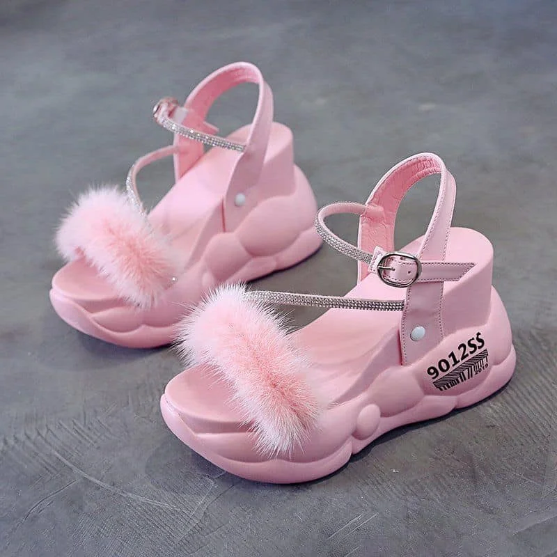 Men's sandals with a cushioned footbedFur fairy sandal