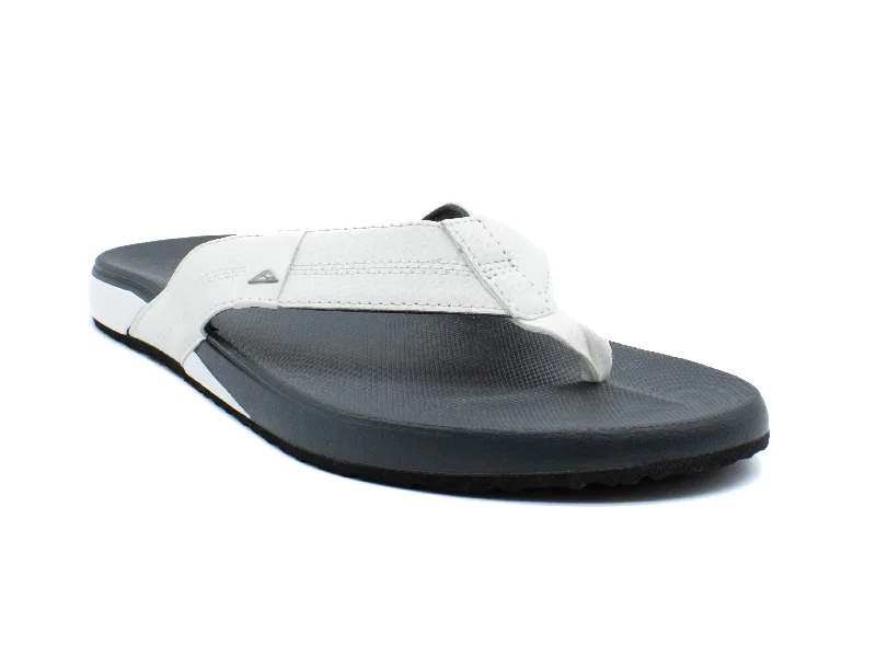 Men's sandals with a buckle closureREEF Cushion Phantom