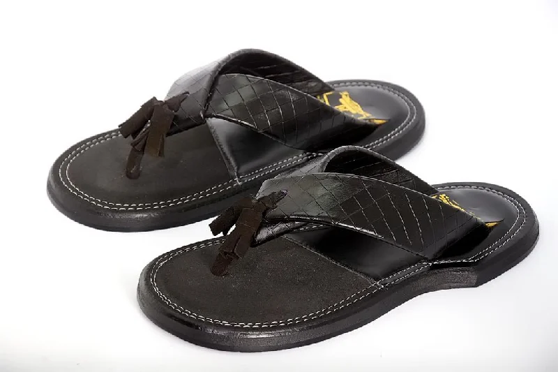 Men's sandals with a leather lining for comfortThe Akan Black ornament Slippers in modern design