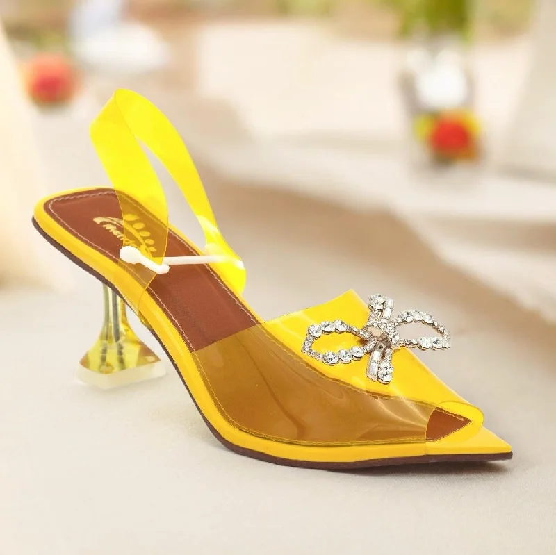 Men's sandals with a toe post designTransparent diamond bow