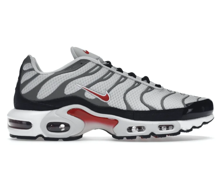 Men's chunky - sole sneakers for a trendy lookMen's Nike Air Max Plus Tn (Photon Dust)