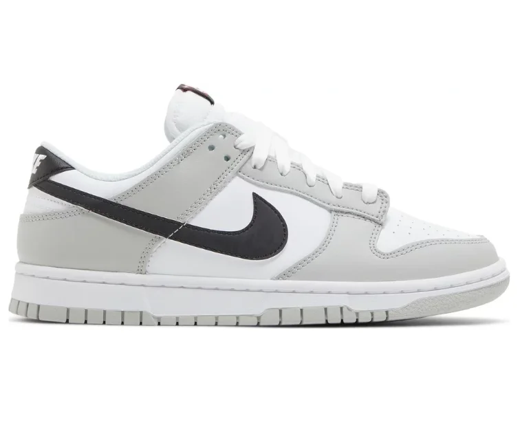 Men's chunky - sole sneakers for a trendy lookMen's Nike Dunk Low Retro SE (Lottery)