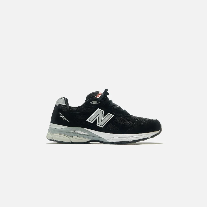 Men's neon - colored sneakers for a bold statementNew Balance Made in USA 990 - Black / Grey