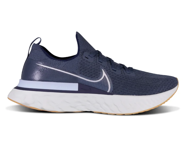 Men's classic white leather sneakers with black lacesMen's Nike React Infinity Run FK (Blue Fox)