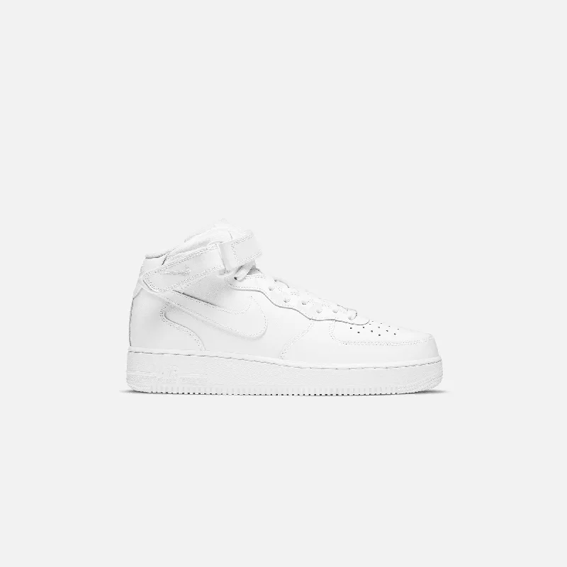 Men's minimalist sneakers with a simple designNike Air Force 1 Mid `07 - White