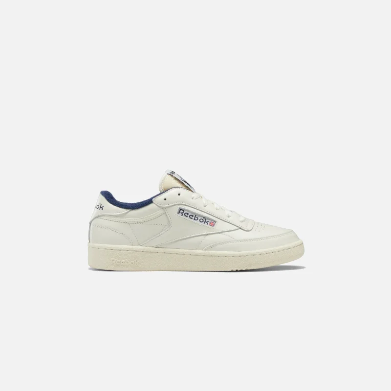 Men's tennis sneakers with a non - slip outsoleReebok Club C 85 Vintage - Chalk / Alabaster / Vector Navy