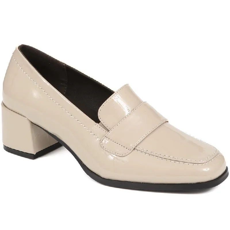 Men's casual shoes with a flexible rubber outsoleBrielle Patent Leather Heeled Loafers - BRIELLE / 324 701