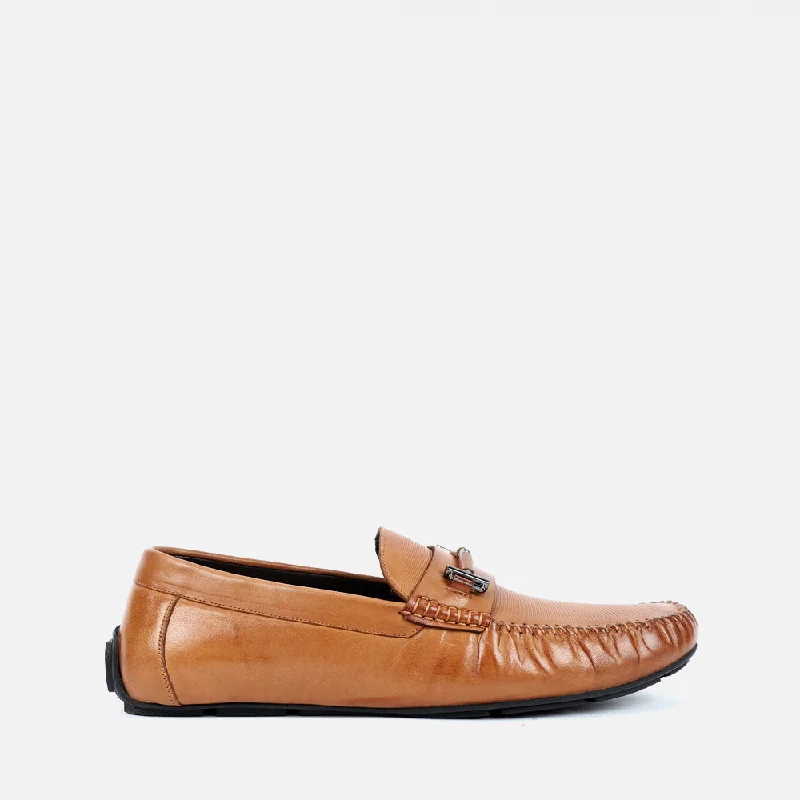 Men's casual shoes with a metallic trimMen Loafer Shoes