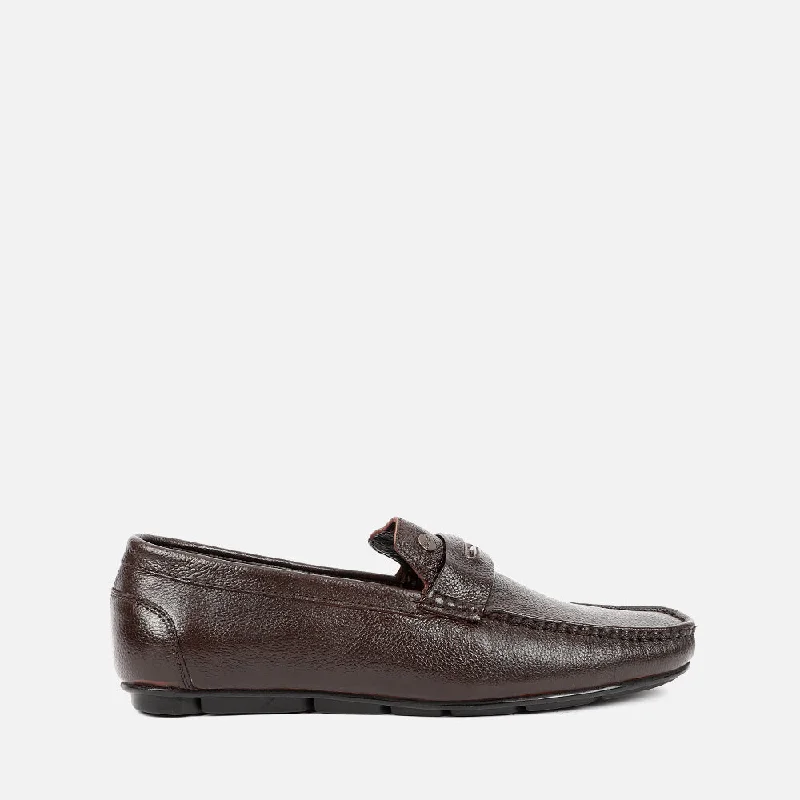 Men's casual shoes with a logo patch on the tongueMen Loafer Shoes