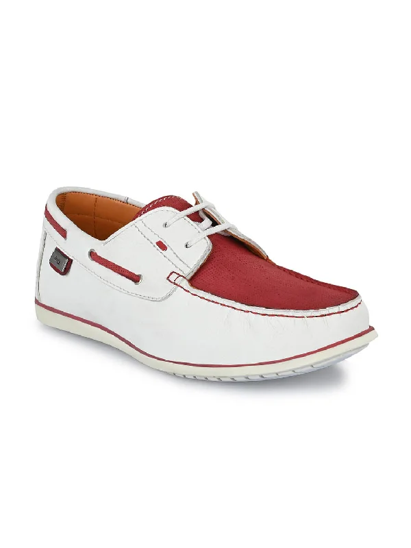 Men's casual shoes with a metallic trimHitz Men's White Leather Lace-up Boat Shoes