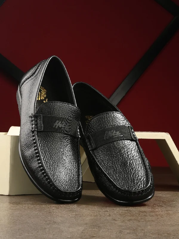 Men's casual shoes with a logo patch on the tongueHITZJ_1 Men's Black Leather Casual Loafers