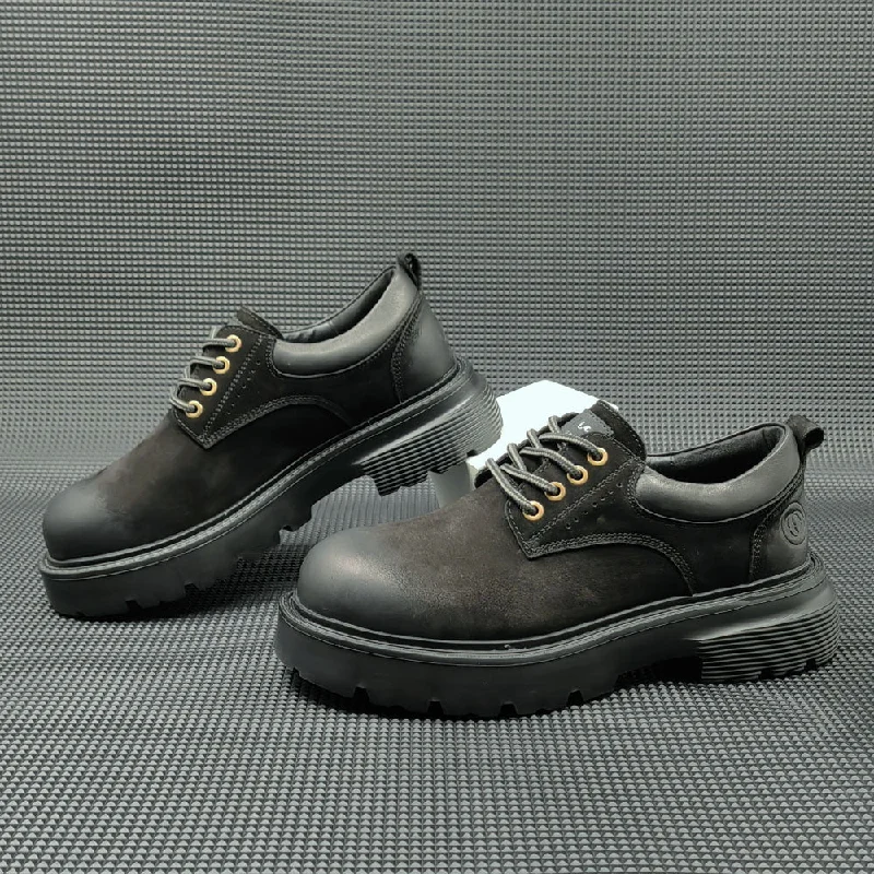 Men's casual shoes with a logo patch on the tongueMen Casual Fashion Classic Leather Shoes