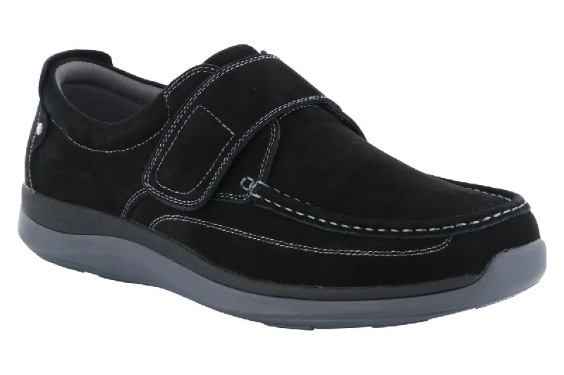 Men's casual shoes with a logo patch on the tonguePropet Porter Velcro Strap Shoe Black