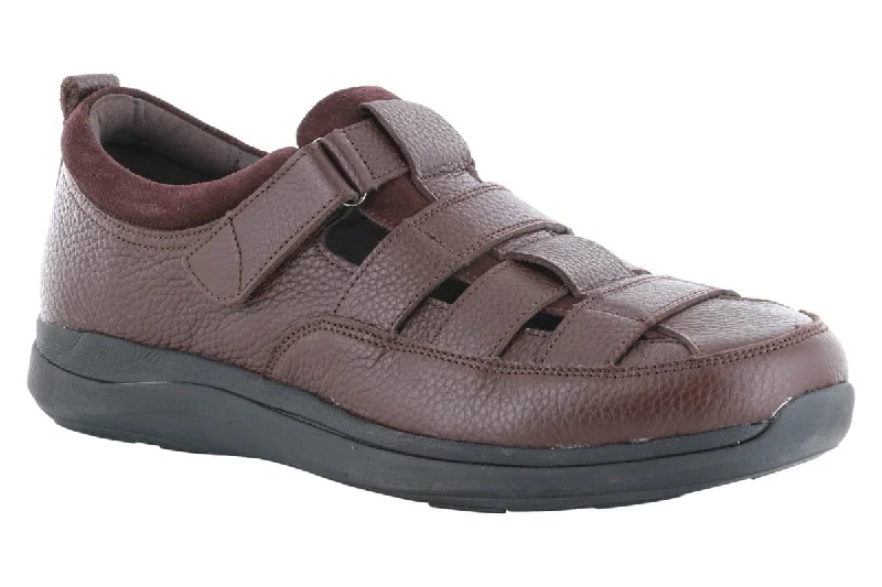 Men's casual shoes with a thick sole for added heightPropet Prescott Brown