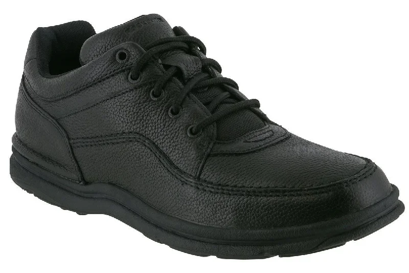 Leather men's casual shoes with a scuffed finishRockport World Tour Classic Black