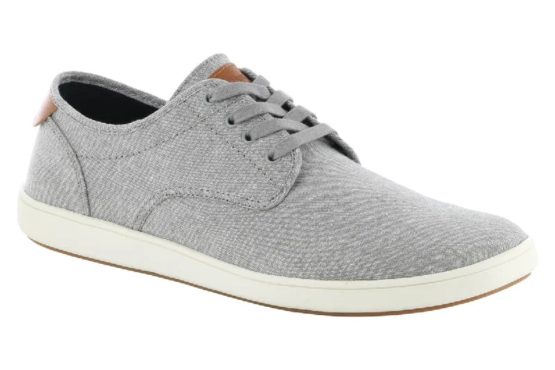 Leather men's casual shoes with a scuffed finishSteve Madden Fenta Sneaker Grey